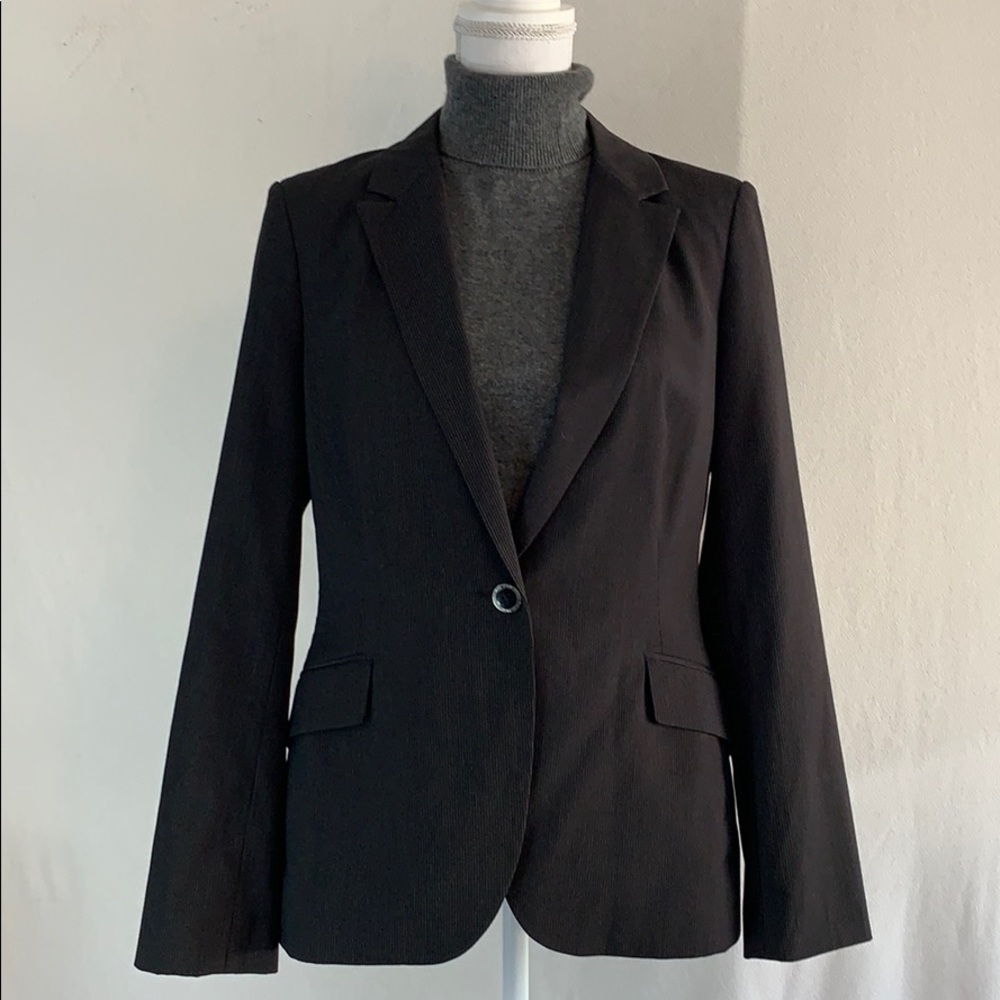 Gorgeous Calvin Klein Gray & Black Jacket in 10.